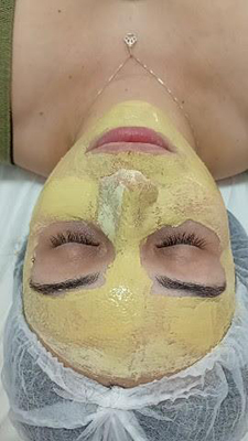 Máscara de Argila da Ellen Penedo Esteticista Facial
