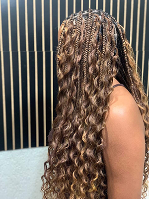 Trança em Cabelo Castanho do Espaço Affrojessy