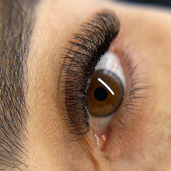 Espaço de Beleza Cílios Barueri Cílios com Olhos Castanhos